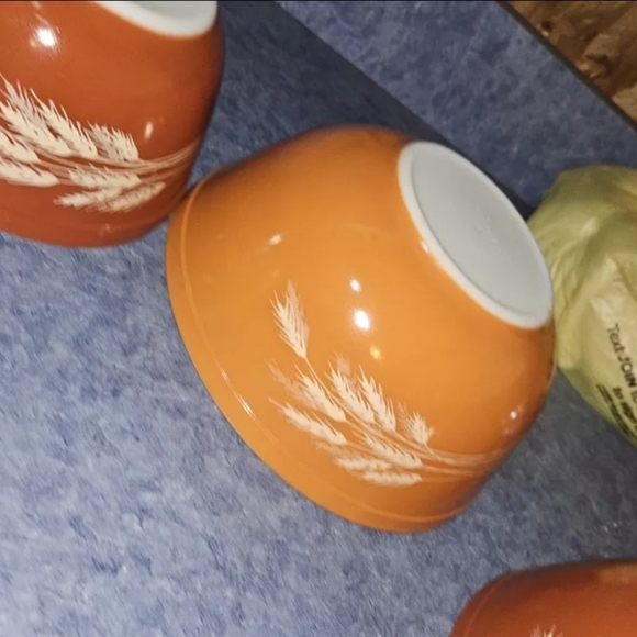 Vintage Pyrex Autumn Harvest Wheat Mixing Bowl Nesting Set of 4- 401 402 403 404 - Picture 6 of 12